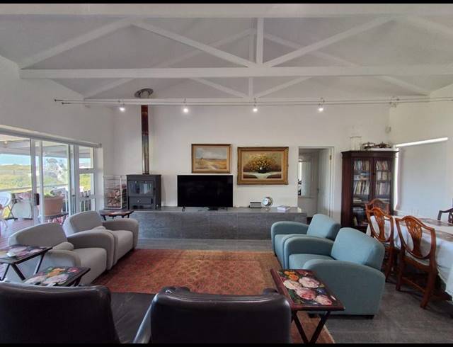 4 BEDROOM HOUSE FOR SALE IN STILBAAI-WES
